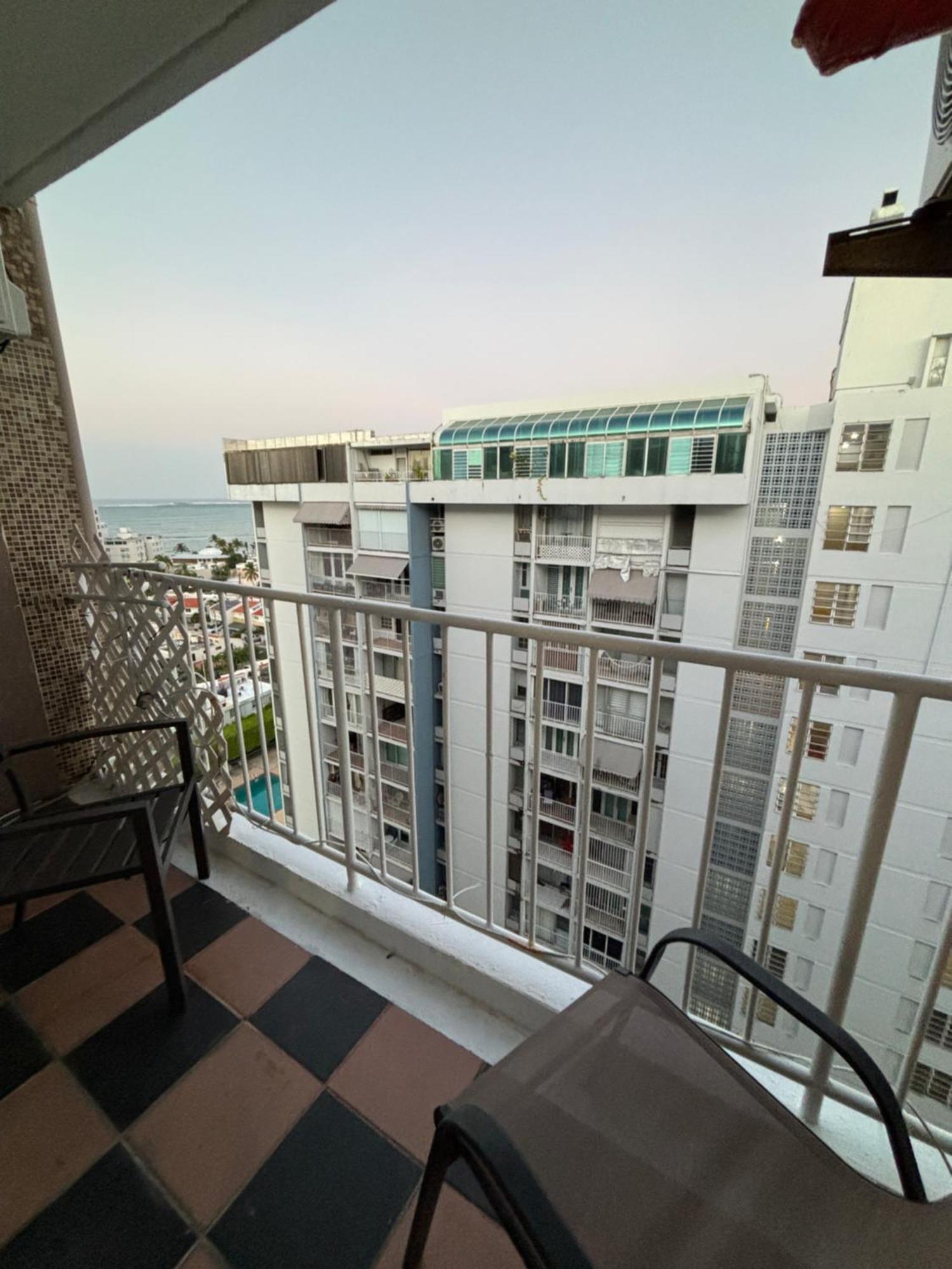 Isla Verde Modern Apartment With Pool 산후안 외부 사진