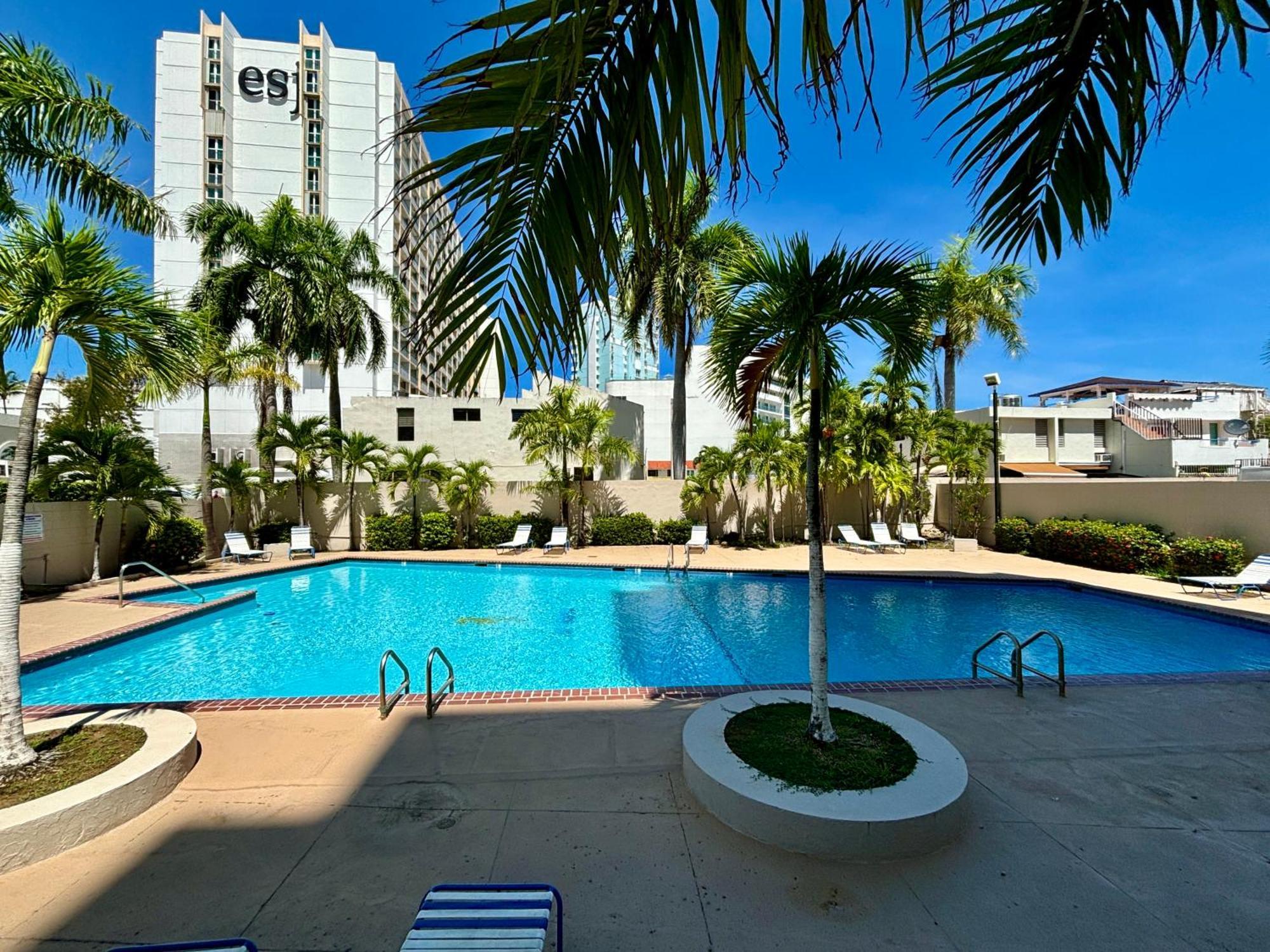 Isla Verde Modern Apartment With Pool 산후안 외부 사진