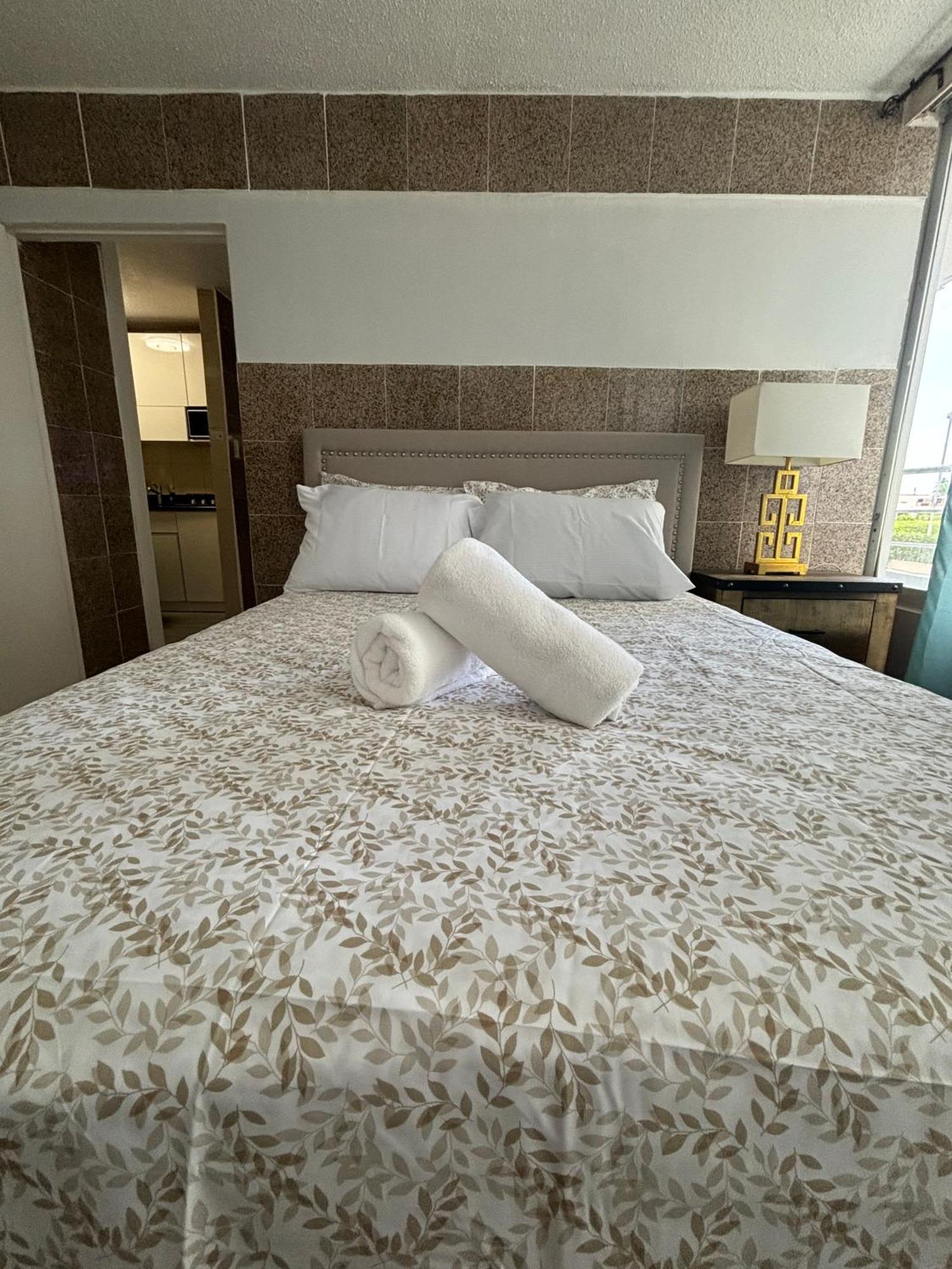 Isla Verde Modern Apartment With Pool 산후안 외부 사진