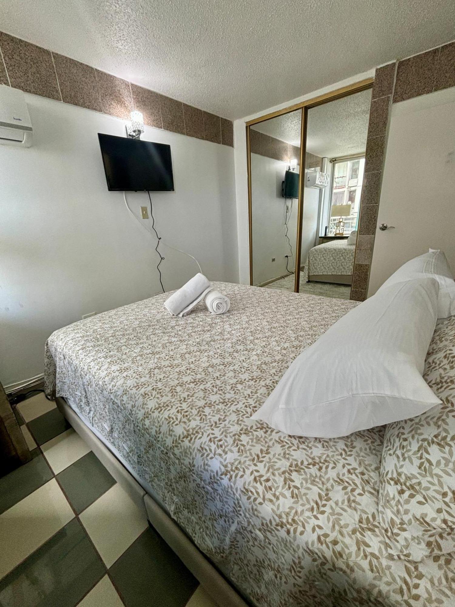 Isla Verde Modern Apartment With Pool 산후안 외부 사진