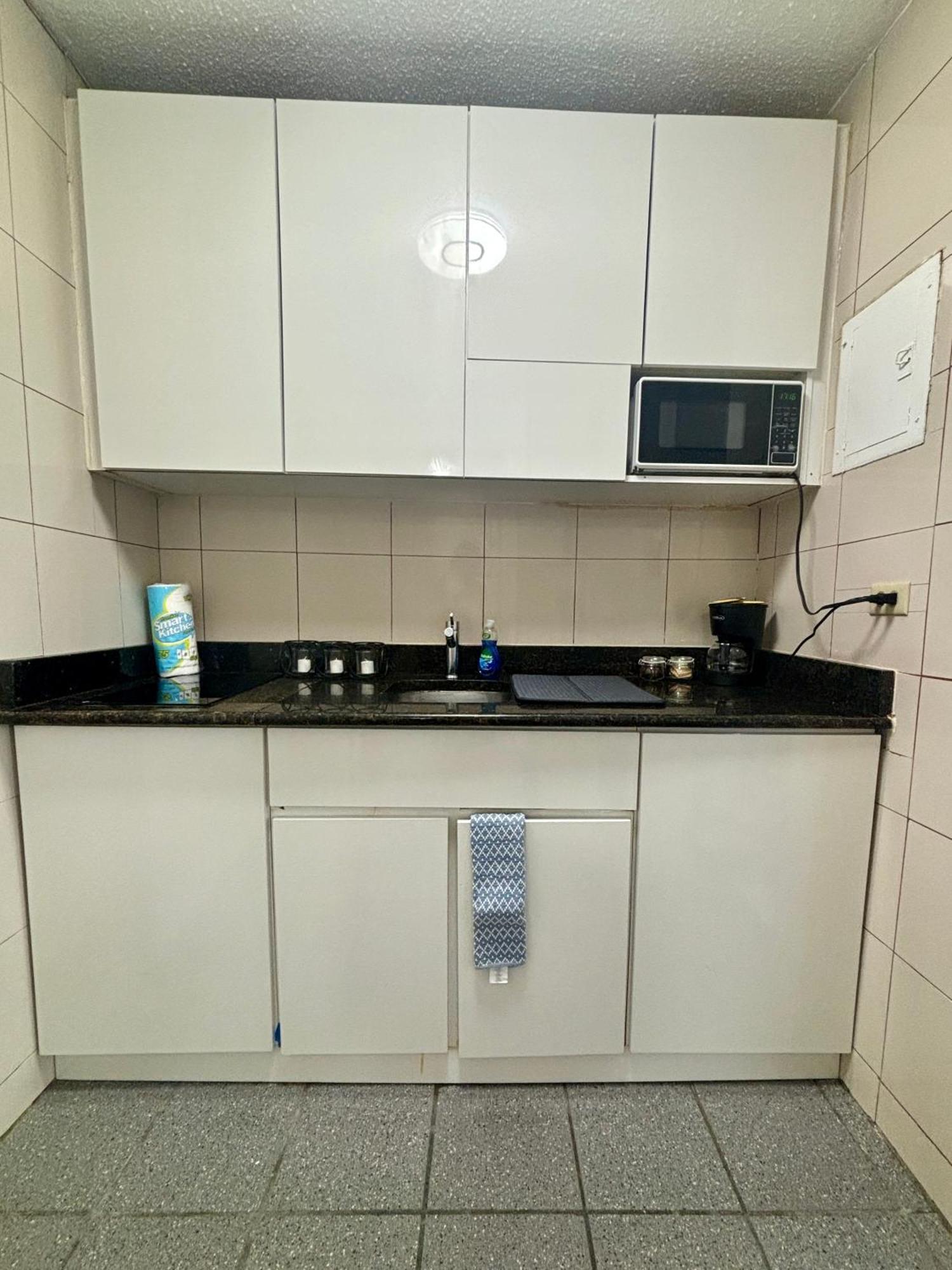 Isla Verde Modern Apartment With Pool 산후안 외부 사진