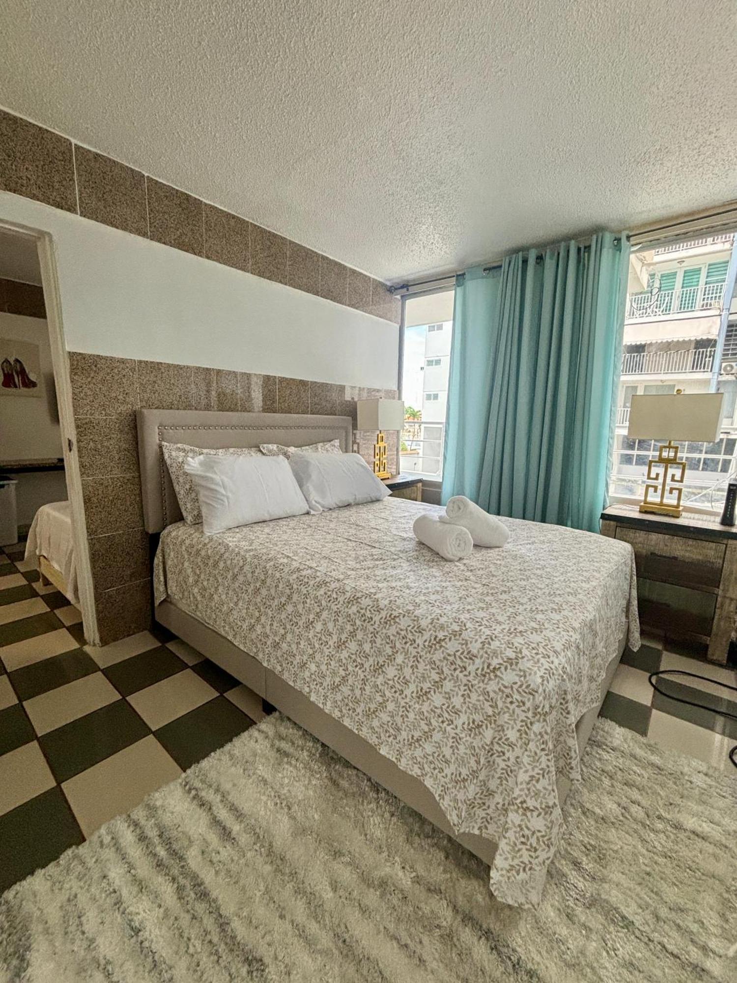 Isla Verde Modern Apartment With Pool 산후안 외부 사진